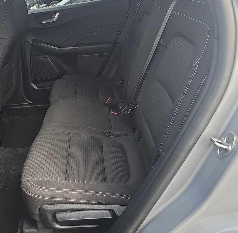 Usado Ford Kuga Titanium 120 HP (88 kW) 2022 Cinza SUV