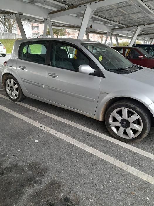 Usado 2008 Renault Mégane III SE Sedan | € 6.000 - Imagem 1/4