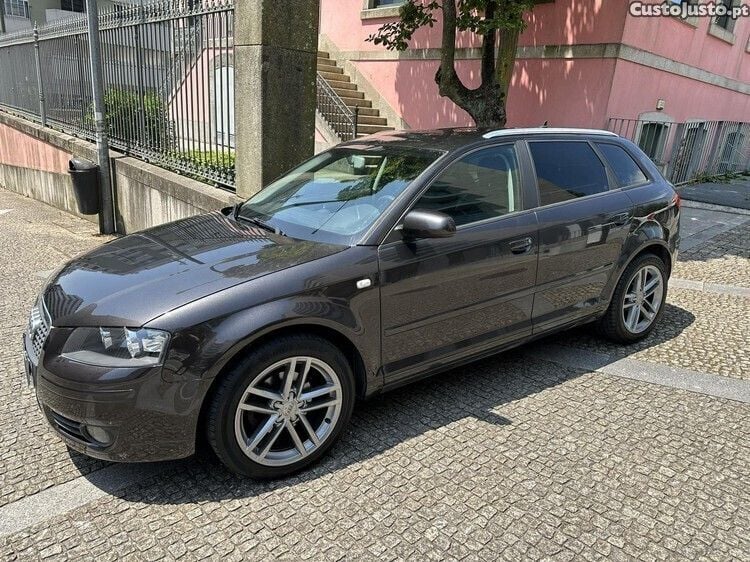 Cinza Usado 2006 Audi A3 Sportback Citadino | € 9.988 - Imagem 1/1