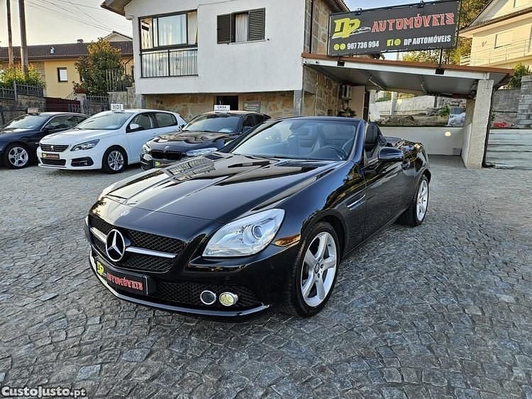 Preto Usado 2011 Mercedes SLK200 Cabrios | € 17.750 - Imagem 1/1