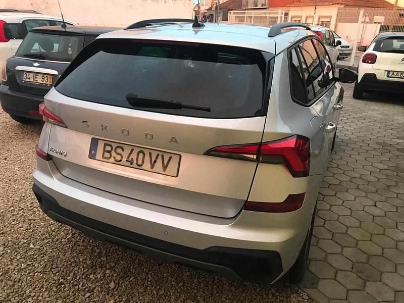 Usado Skoda Kamiq 110 HP (80 kW) 2025 Cinzento SUV