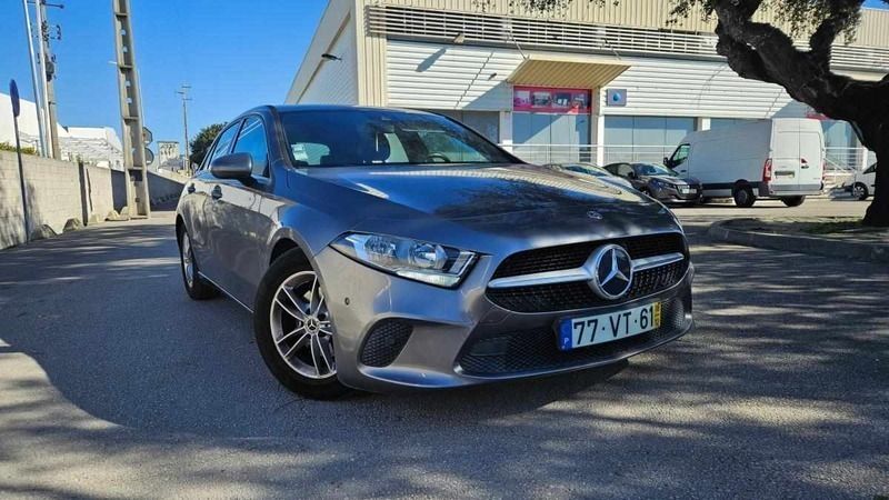 Cinzento Usado 2018 Mercedes A160 Citadino | € 20.750 (Preço justo) - Imagem 1/4