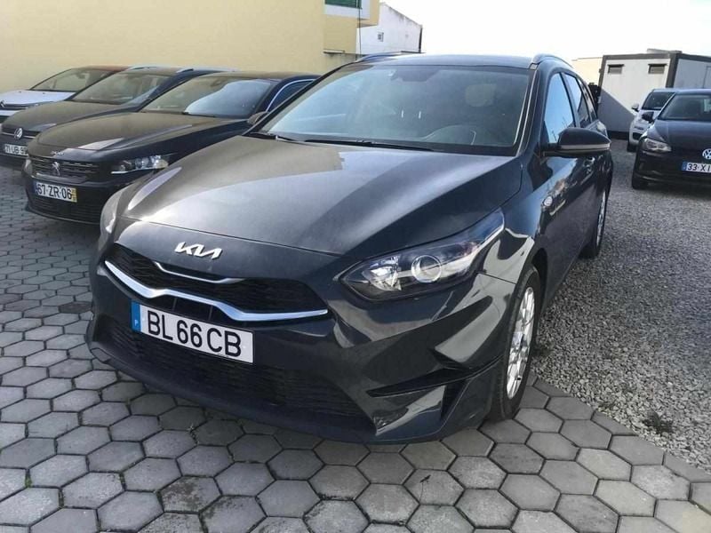 Usado Kia Ceed Sportswagon EX 136 HP (100 kW) 2024 Cinzento Carrinha