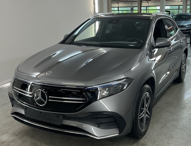 Cinzento Usado 2022 Mercedes EQA250 AMG SUV | € 36.999 (Preço justo) - Imagem 1/4