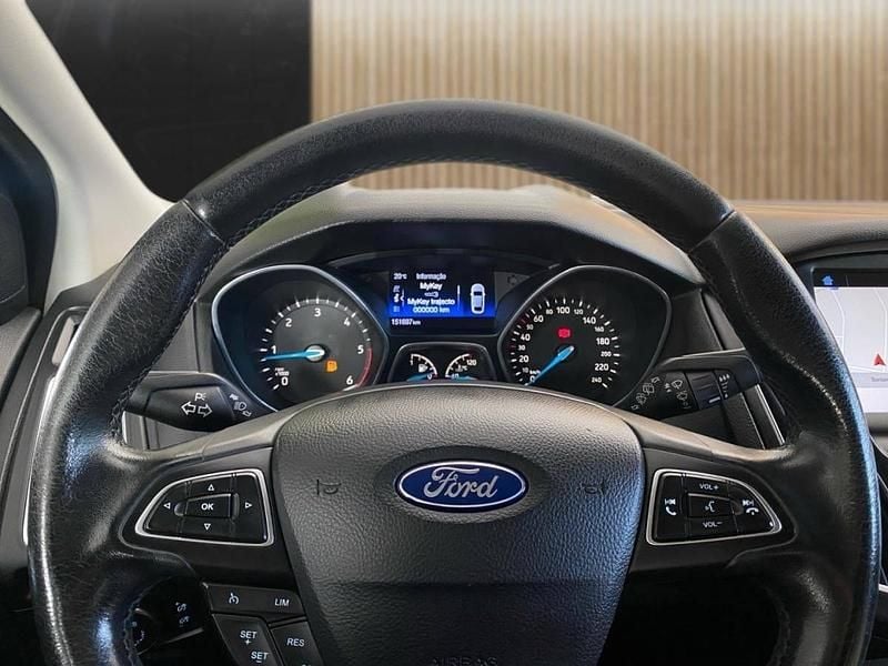 Usado Ford Focus 119 HP (87 kW) 2017 Cinzento