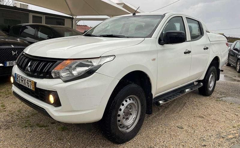 Branco Usado 2016 Mitsubishi L200 Pickup | € 23.500 - Imagem 1/4