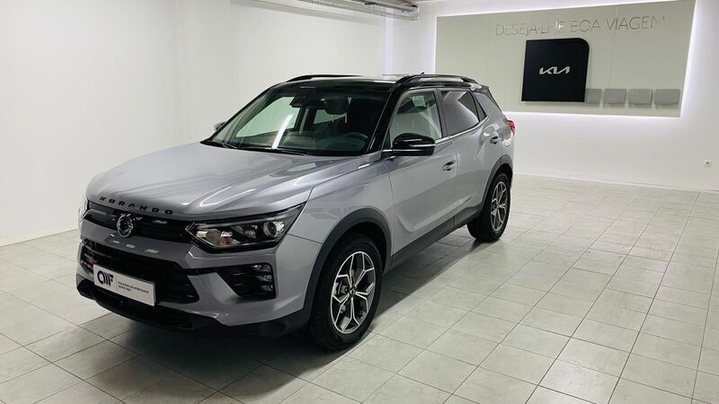 Usado Ssangyong (KGM) Korando 149 HP (109 kW) 2024 Cinzento SUV