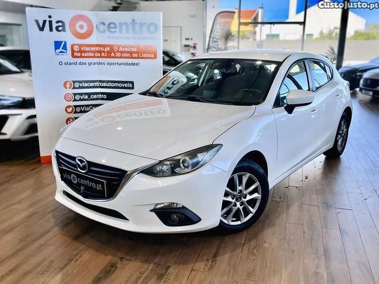 Branco Usado 2017 Mazda 3 Evolve Citadino | € 12.750 (Bom preço) - Imagem 1/1