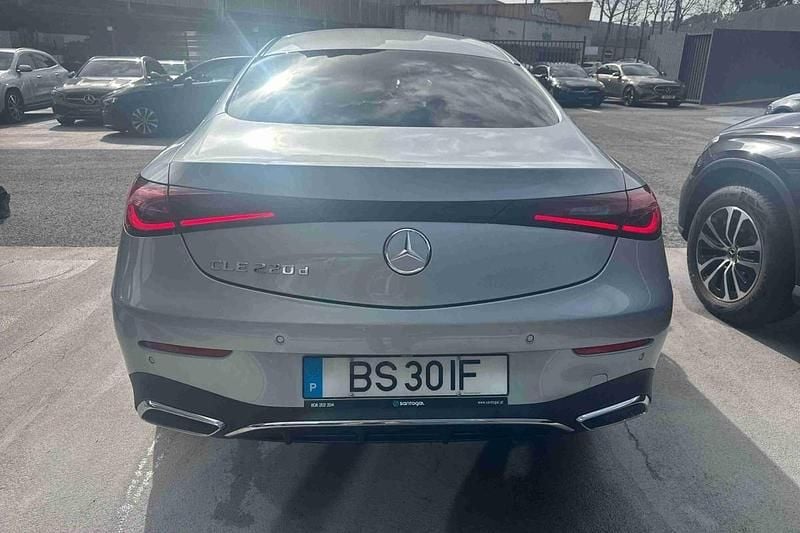 Usado Mercedes 220 197 HP (144 kW) 2025 Cinzento