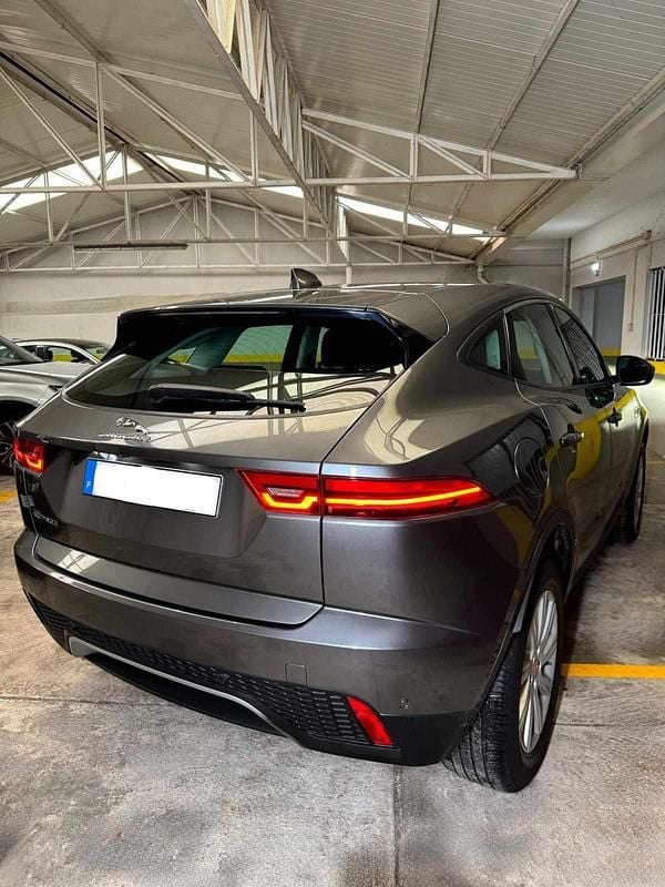 Usado Jaguar E-Pace R-Dynamic 150 HP (110 kW) 2019 Cinza SUV