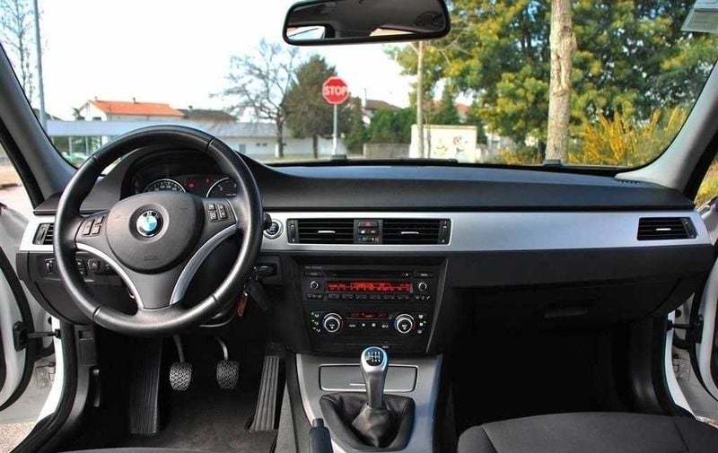 Branco Usado 2008 BMW 318 Carrinha | € 4.850 - Imagem 1/4