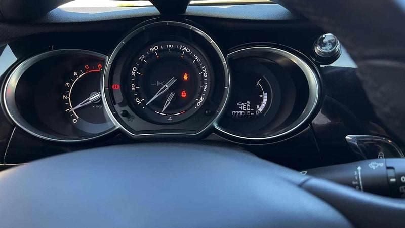 Usado DS Automobiles DS3 Crossback 100 HP (73 kW) 2015 Branco