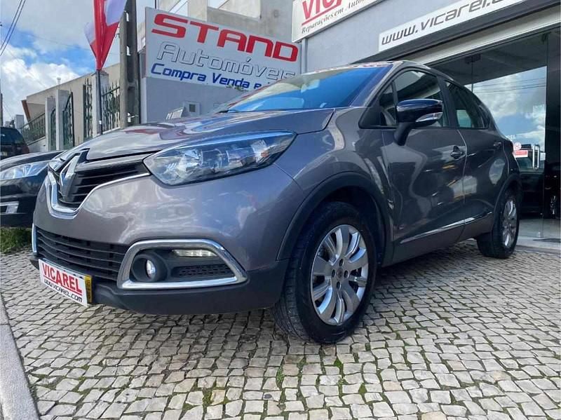 Cinzento Usado 2015 Renault Captur SUV | € 12.750 (Preço justo) - Imagem 1/4