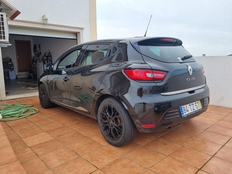 Usado Renault Clio IV 90 HP (66 kW) 2017 Sedan