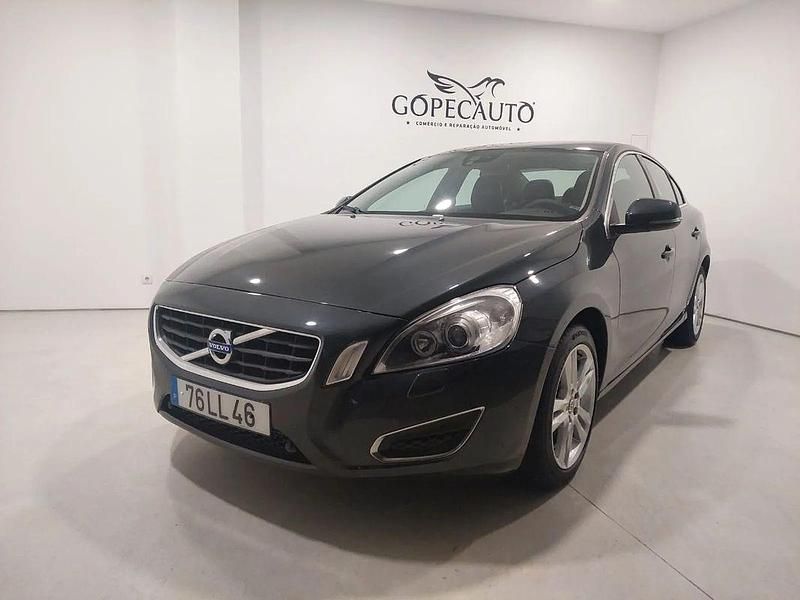 Cinzento Usado 2011 Volvo V60 Momentum Carrinha | € 7.750 - Imagem 1/4