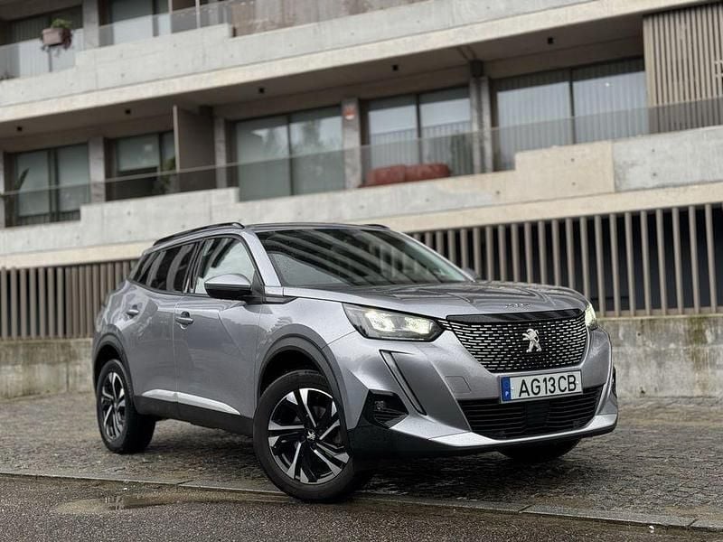 Usado Peugeot 2008 Allure 110 HP (80 kW) 2021 SUV