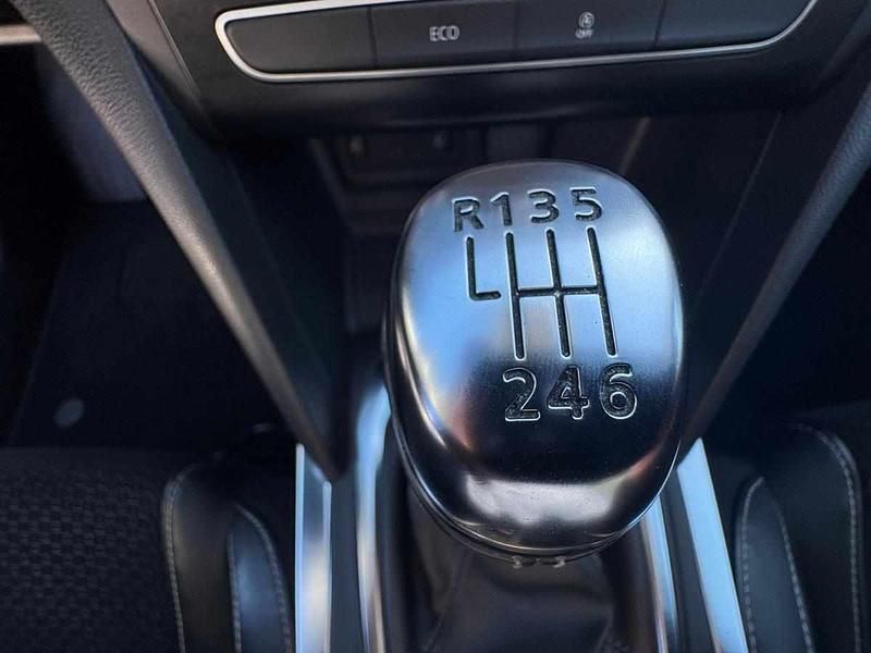 Usado Renault Mégane IV 110 HP (80 kW) 2017 Cinzento Citadino