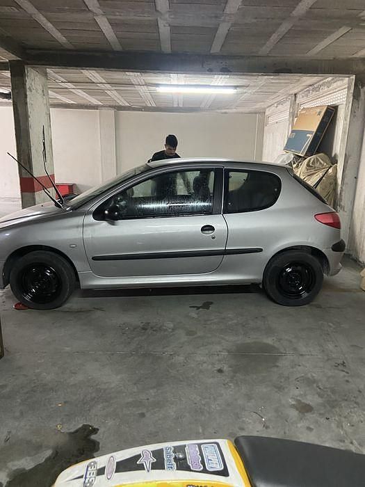 Usado 2001 Peugeot 206 | € 1.200 (Bom preço) - Imagem 1/1