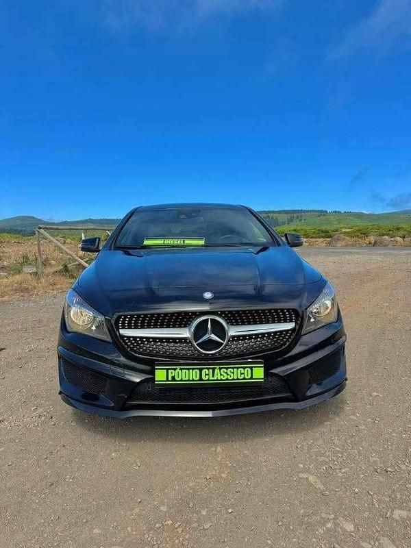 Preto Usado 2015 Mercedes CLA220 Sedan | € 22.900 (Caro) - Imagem 1/4