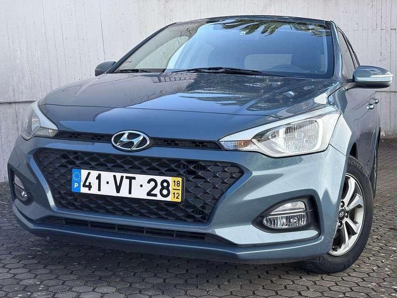 Usado Hyundai i20 Comfort 100 HP (73 kW) 2018 Azul