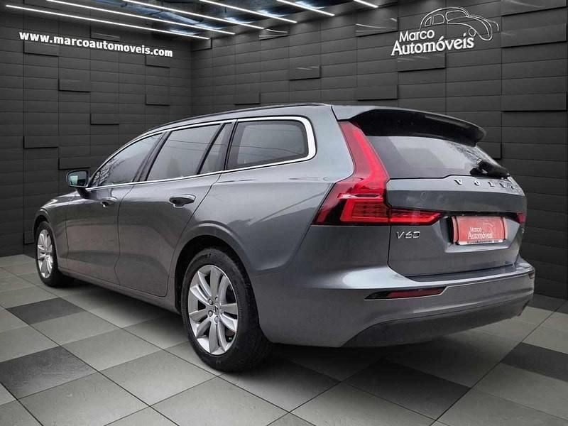 Usado Volvo V60 150 HP (110 kW) 2018 Cinzento Carrinha