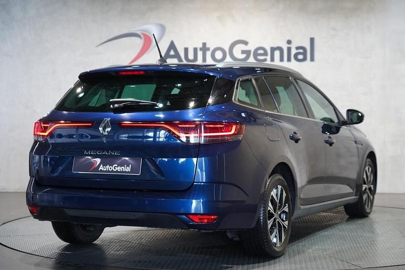 Usado Renault Mégane IV 115 HP (84 kW) 2021 Azul Carrinha