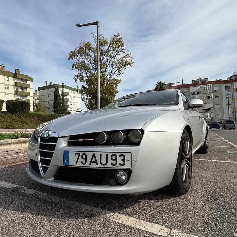 Cinzento Usado 2005 Alfa Romeo 159 Sedan | € 5.750 (Preço elevado) - Imagem 1/4