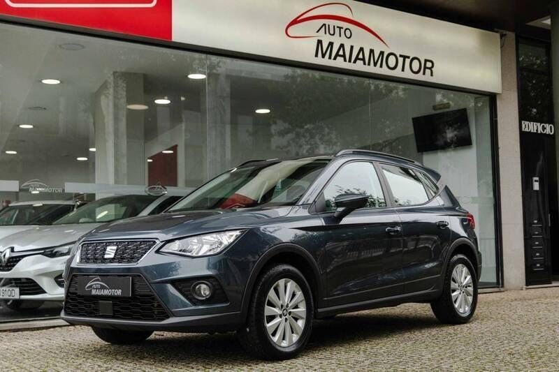 Cinza Usado 2020 Seat Arona Style SUV | € 16.990 (Preço justo) - Imagem 1/4