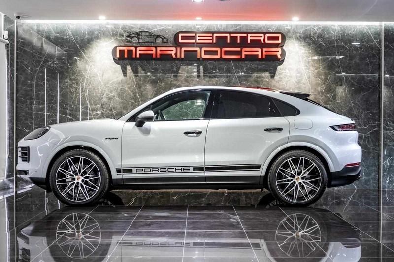 Branco Novo 2025 Porsche Cayenne SUV | € 156.918 - Imagem 1/4
