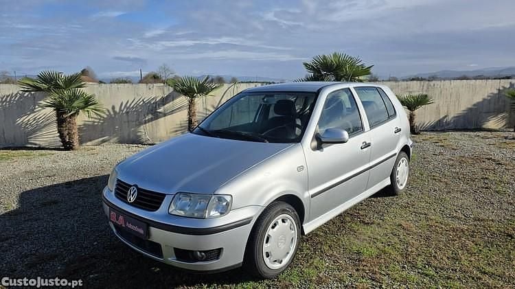 Cinza Usado 2001 VW Polo Citadino | € 2.300 (Preço justo) - Imagem 1/1