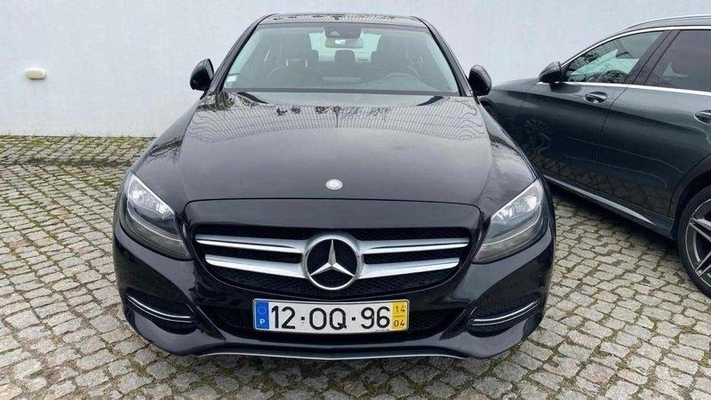 Preto Usado 2014 Mercedes C220 | € 21.931 (Caro) - Imagem 1/4