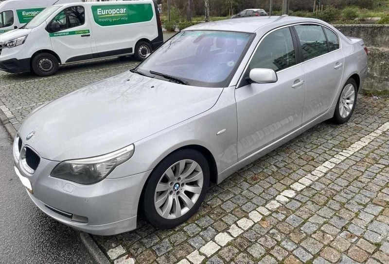 Cinzento Usado 2008 BMW 520 Sedan | € 9.500 (Preço justo) - Imagem 1/4