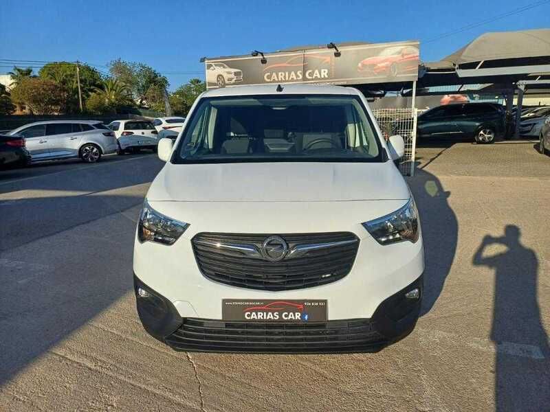 Usado Opel Combo 105 HP (77 kW) 2019 Branco Monovolume