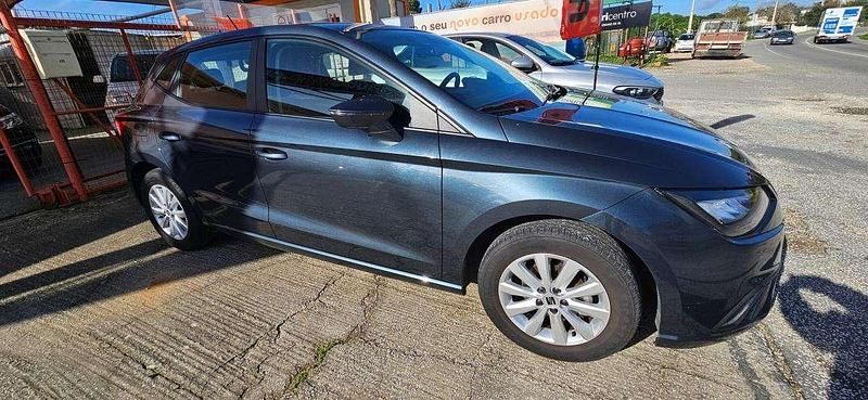 Usado Seat Ibiza Style 95 HP (69 kW) 2023 Cinza Citadino