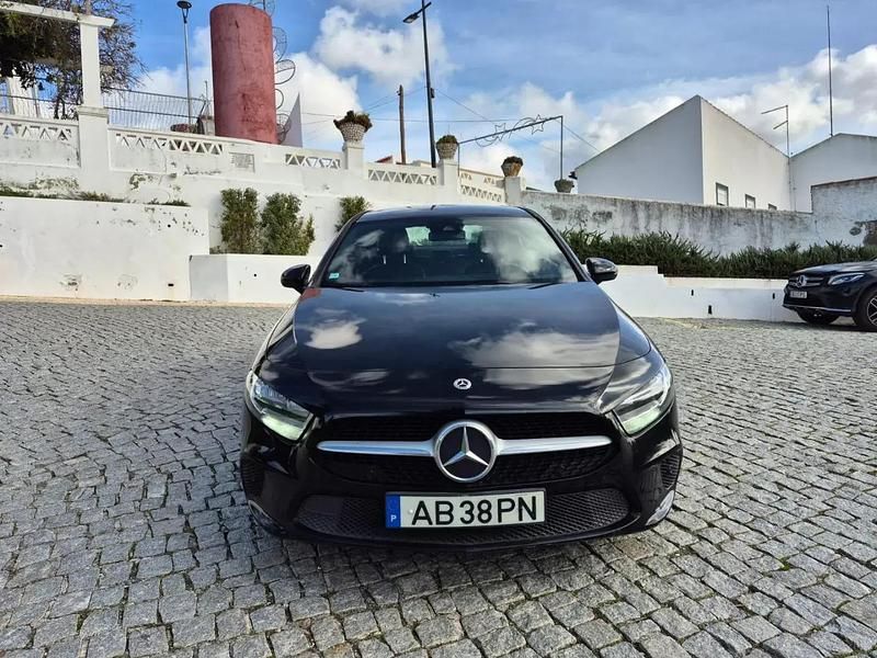 Usado Mercedes A180 Style 116 HP (85 kW) 2020 Preto Citadino