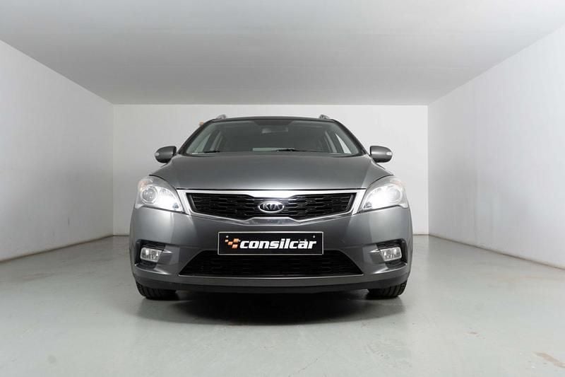 Usado Kia Ceed Sportswagon LX 90 HP (66 kW) 2010 Cinza Carrinha