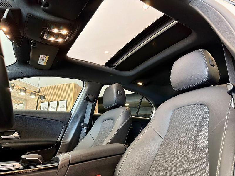 Usado Mercedes A180 Style 116 HP (85 kW) 2018 Cinza