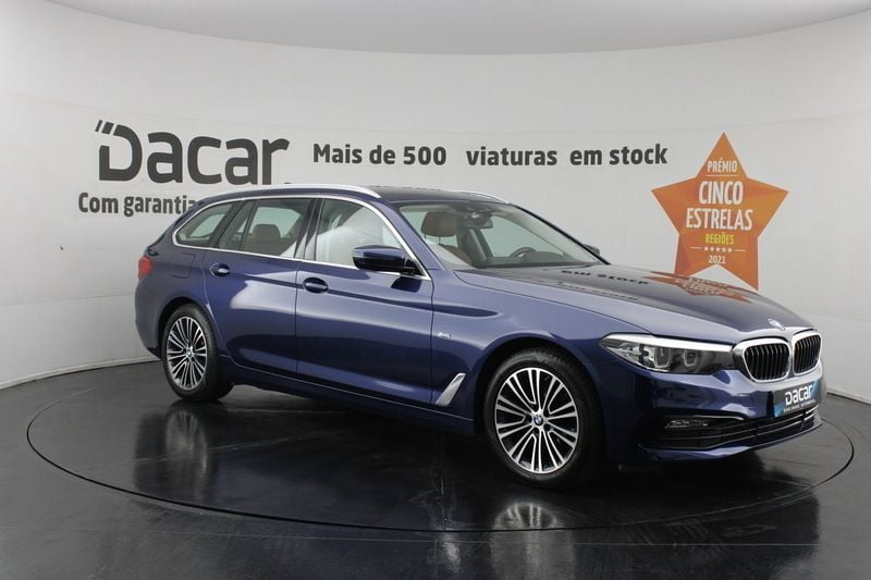 Azul Usado 2018 BMW 520 Sport Line Carrinha | € 27.599 (Preço justo) - Imagem 1/4