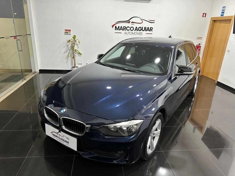 Azul Usado 2014 BMW 318 Carrinha | € 17.900 (Caro) - Imagem 1/4