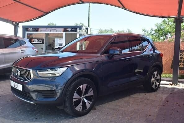 Azul Usado 2022 Volvo XC40 Inscription SUV | € 33.850 (Preço justo) - Imagem 1/4