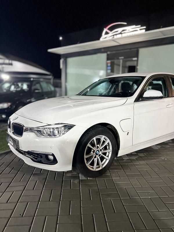 Usado BMW 330 183 HP (134 kW) 2017 Branco Sedan