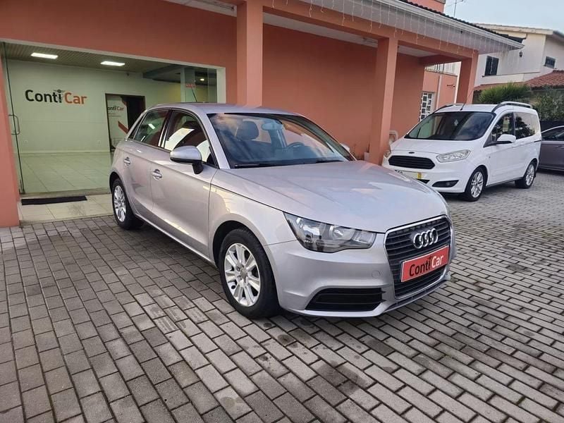 Cinza Usado 2014 Audi A1 Ambition Citadino | € 9.990 (Bom preço) - Imagem 1/4