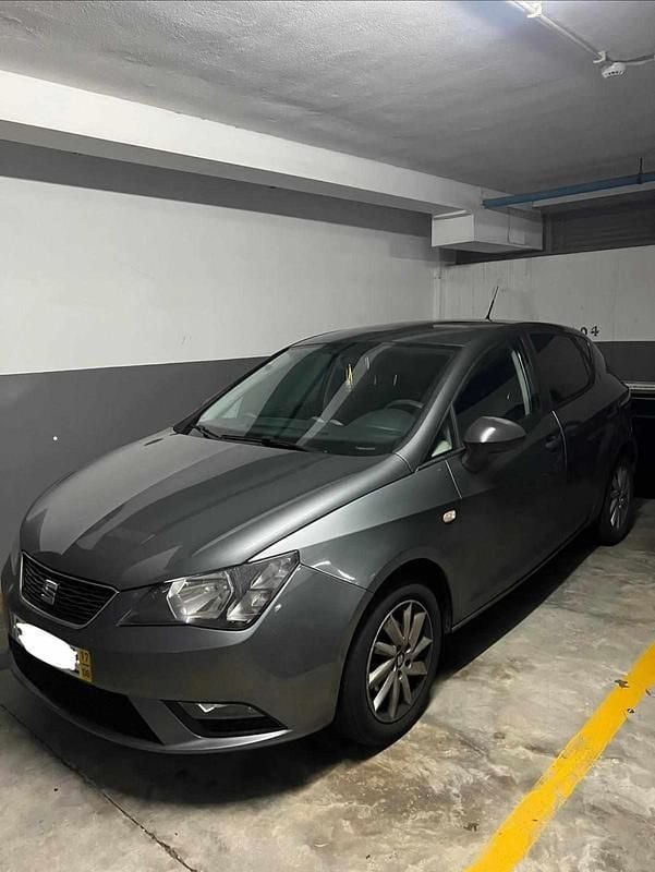 Usado Seat Ibiza 75 HP (55 kW) 2017 Cinzento Citadino