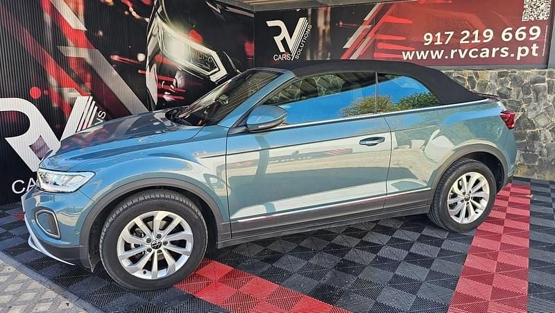Azul Usado 2024 VW T-Roc Style SUV | € 31.490 (Caro) - Imagem 1/4