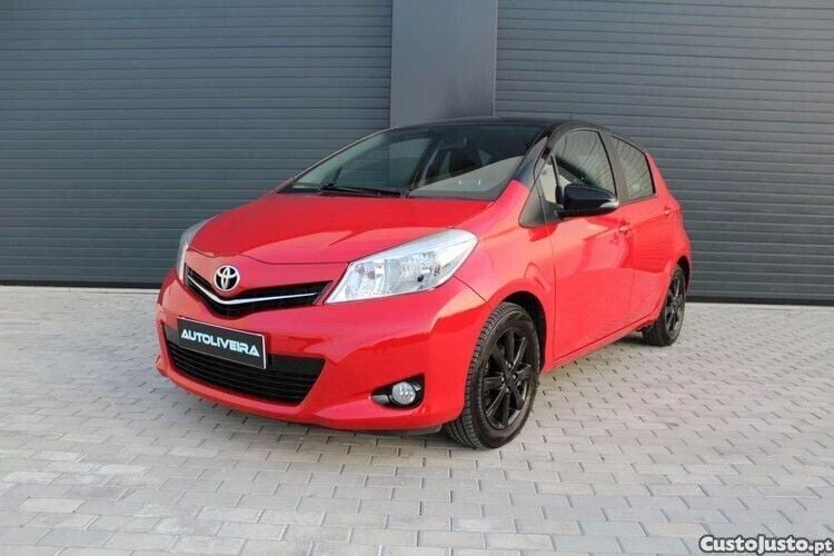Vermelho Usado 2013 Toyota Yaris Comfort | € 8.400 (Preço justo) - Imagem 1/1