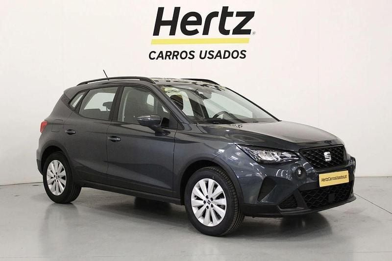 Usado Seat Arona Style 95 HP (69 kW) 2023 Cinza SUV