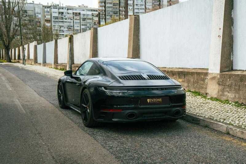 Usado Porsche 992 450 HP (330 kW) 2022 Preto