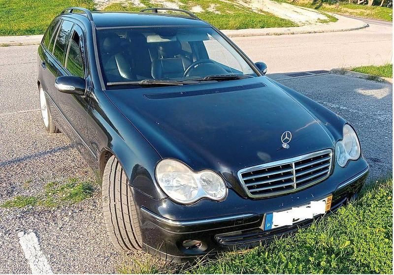 Usado 2004 Mercedes C220 Avantgarde Sedan | € 6.000 (Bom preço) - Imagem 1/4