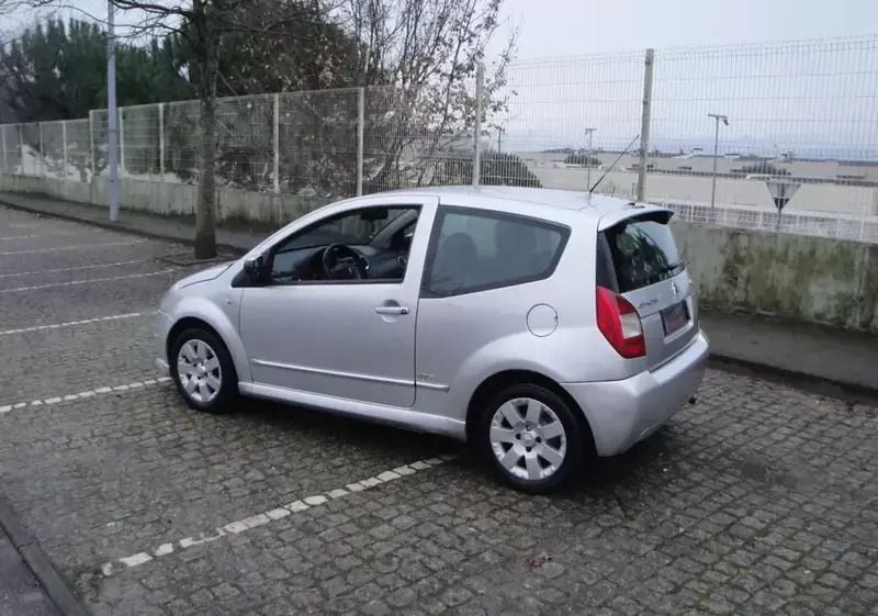 Usado Citroën C2 VTR Sport 70 HP (51 kW) 2008 Cinzento Citadino