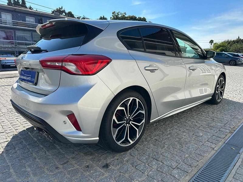 Usado Ford Focus ST-Line 120 HP (88 kW) 2019 Cinzento